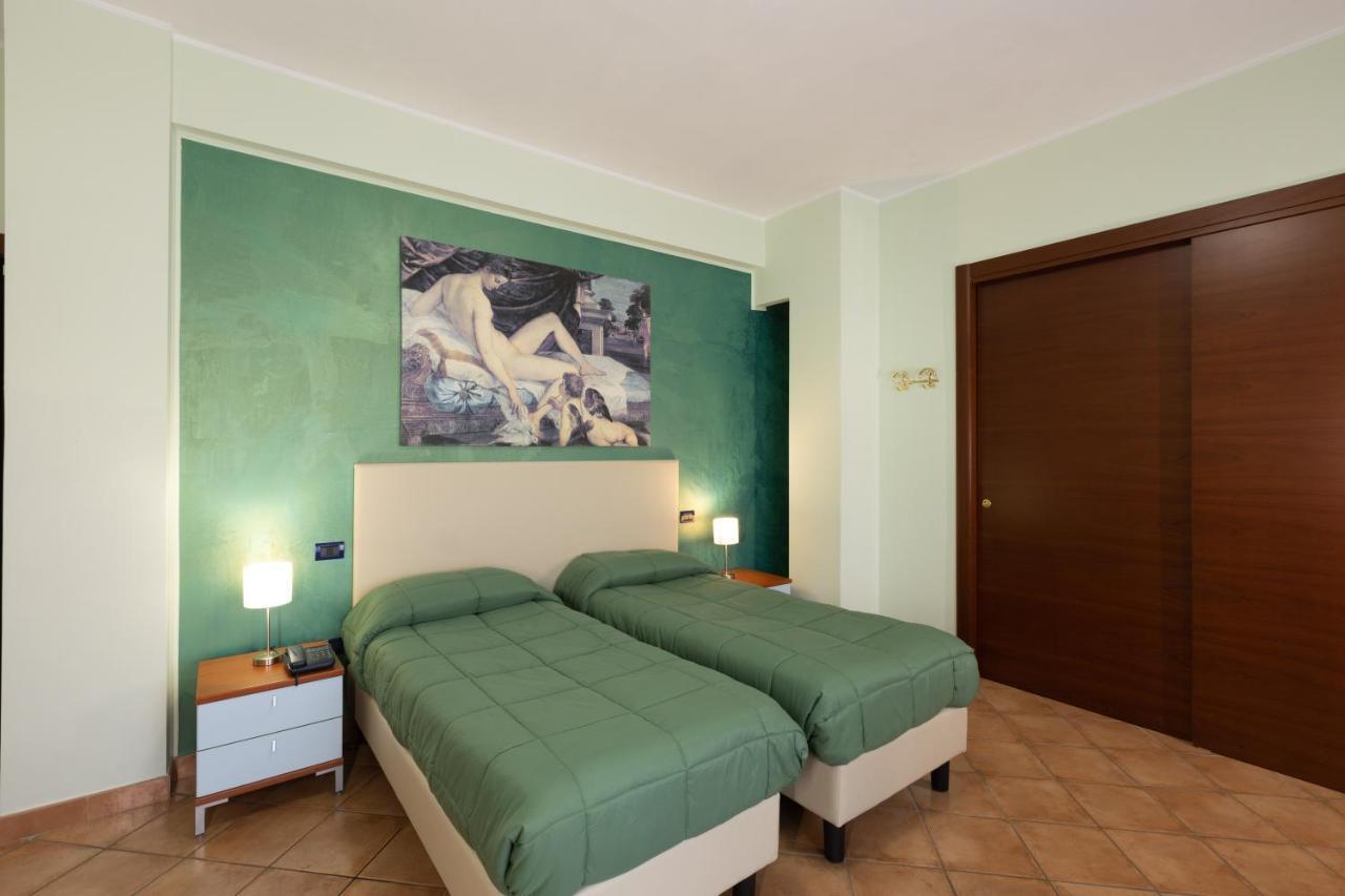 Hotel Azzurro L'Aquila Eksteriør billede
