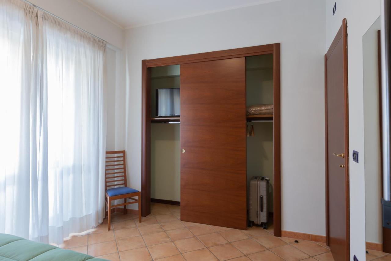 Hotel Azzurro L'Aquila Eksteriør billede