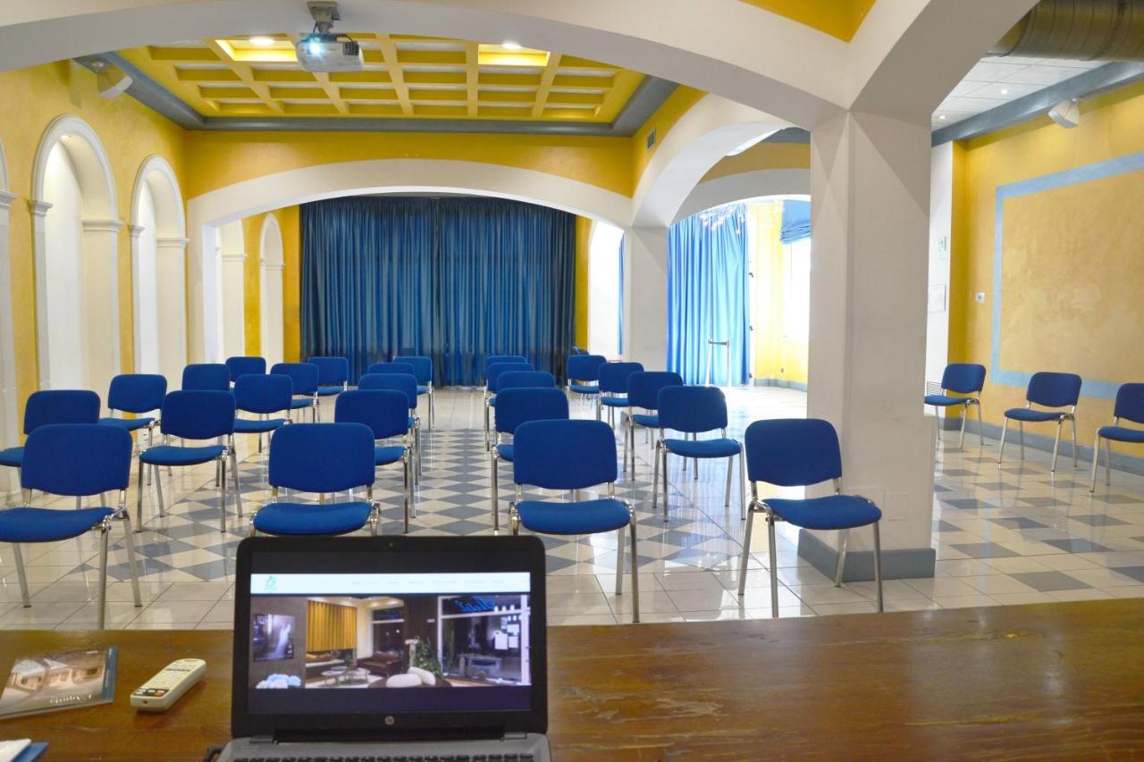 Hotel Azzurro L'Aquila Eksteriør billede
