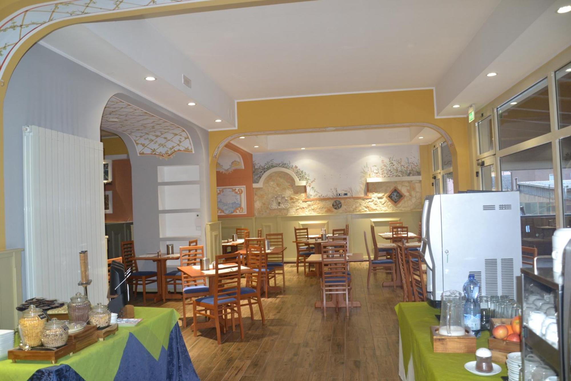 Hotel Azzurro L'Aquila Eksteriør billede