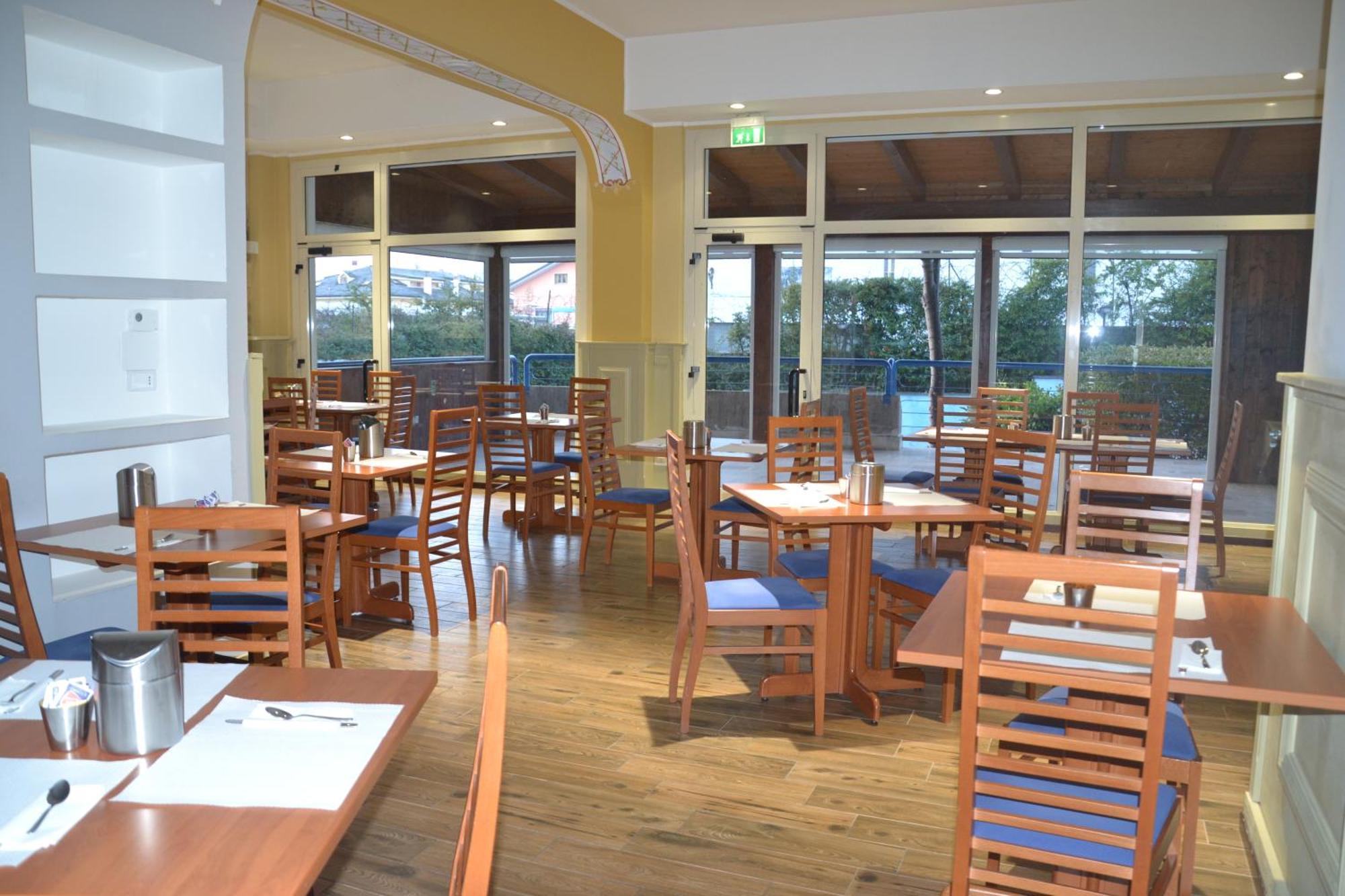 Hotel Azzurro L'Aquila Eksteriør billede